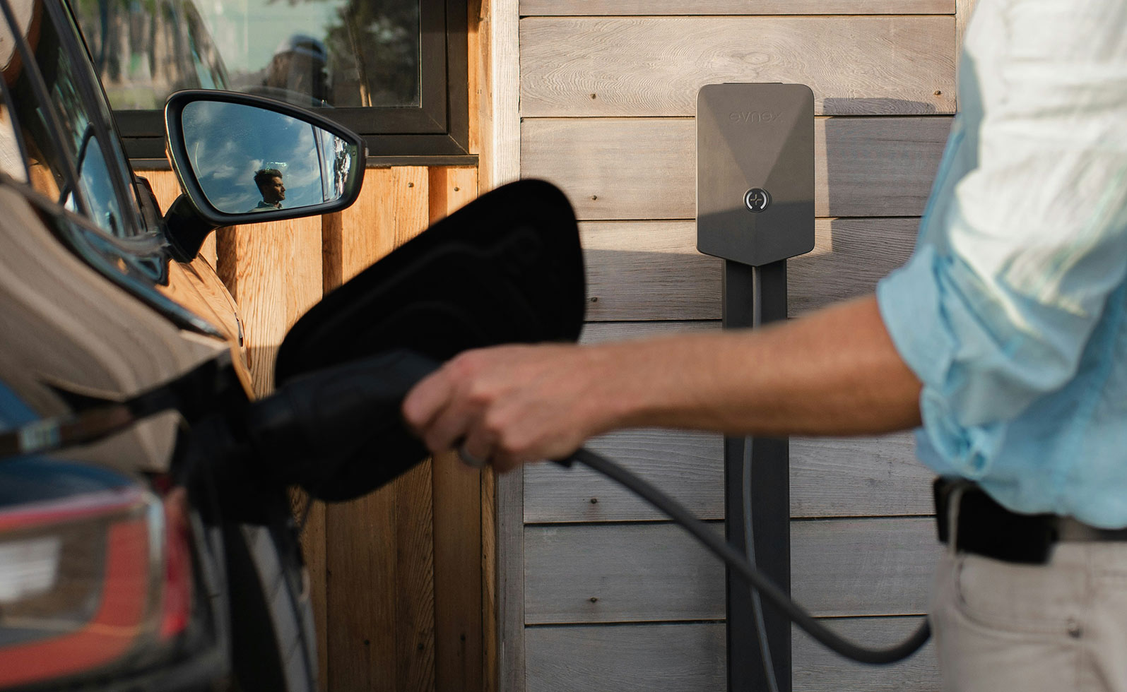 voiture en recharge